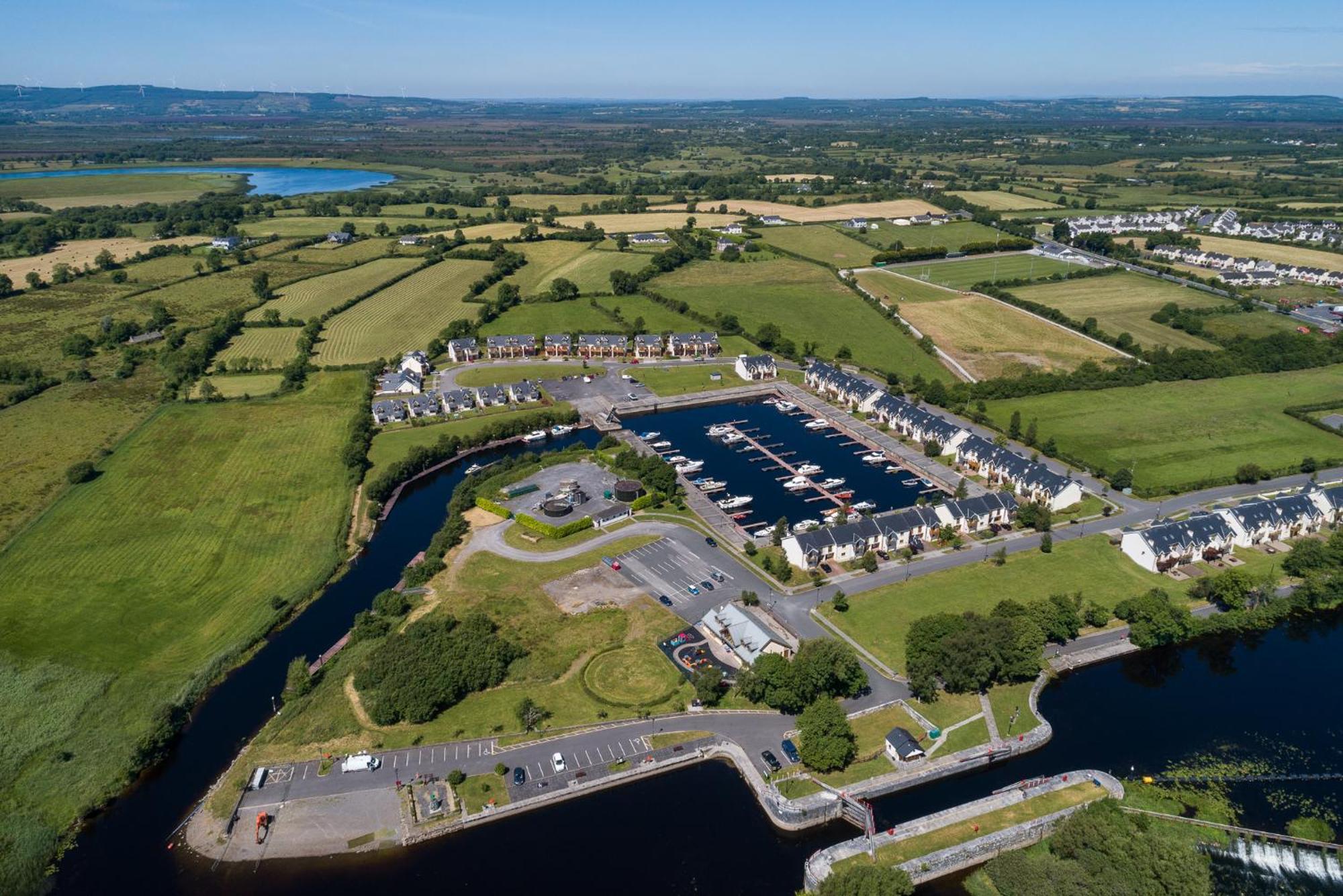 Termonbarry Shannonside - Stylish 5 Bed Marina Home & 40Ft Mooring מראה חיצוני תמונה