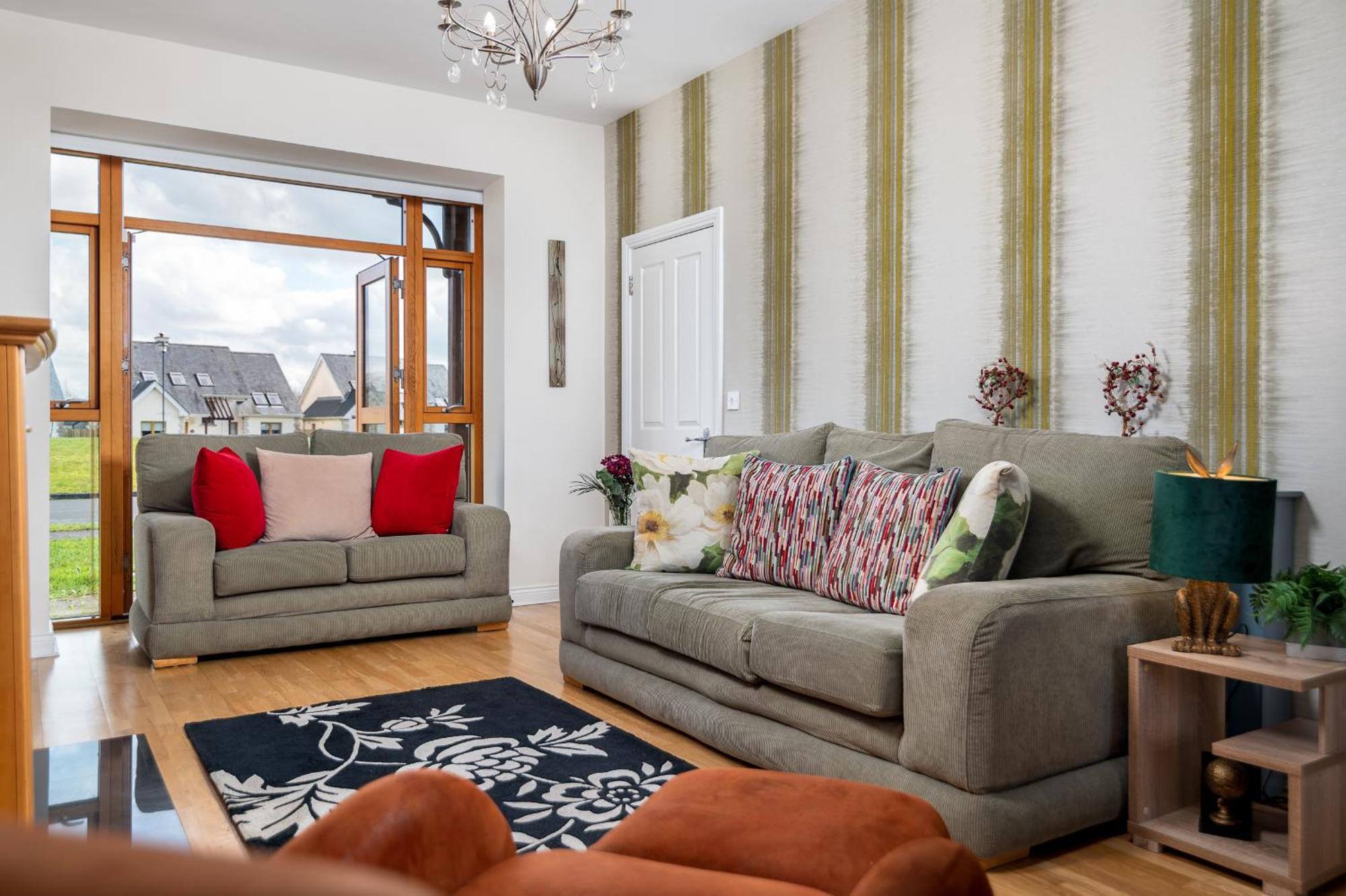 Termonbarry Shannonside - Stylish 5 Bed Marina Home & 40Ft Mooring מראה חיצוני תמונה