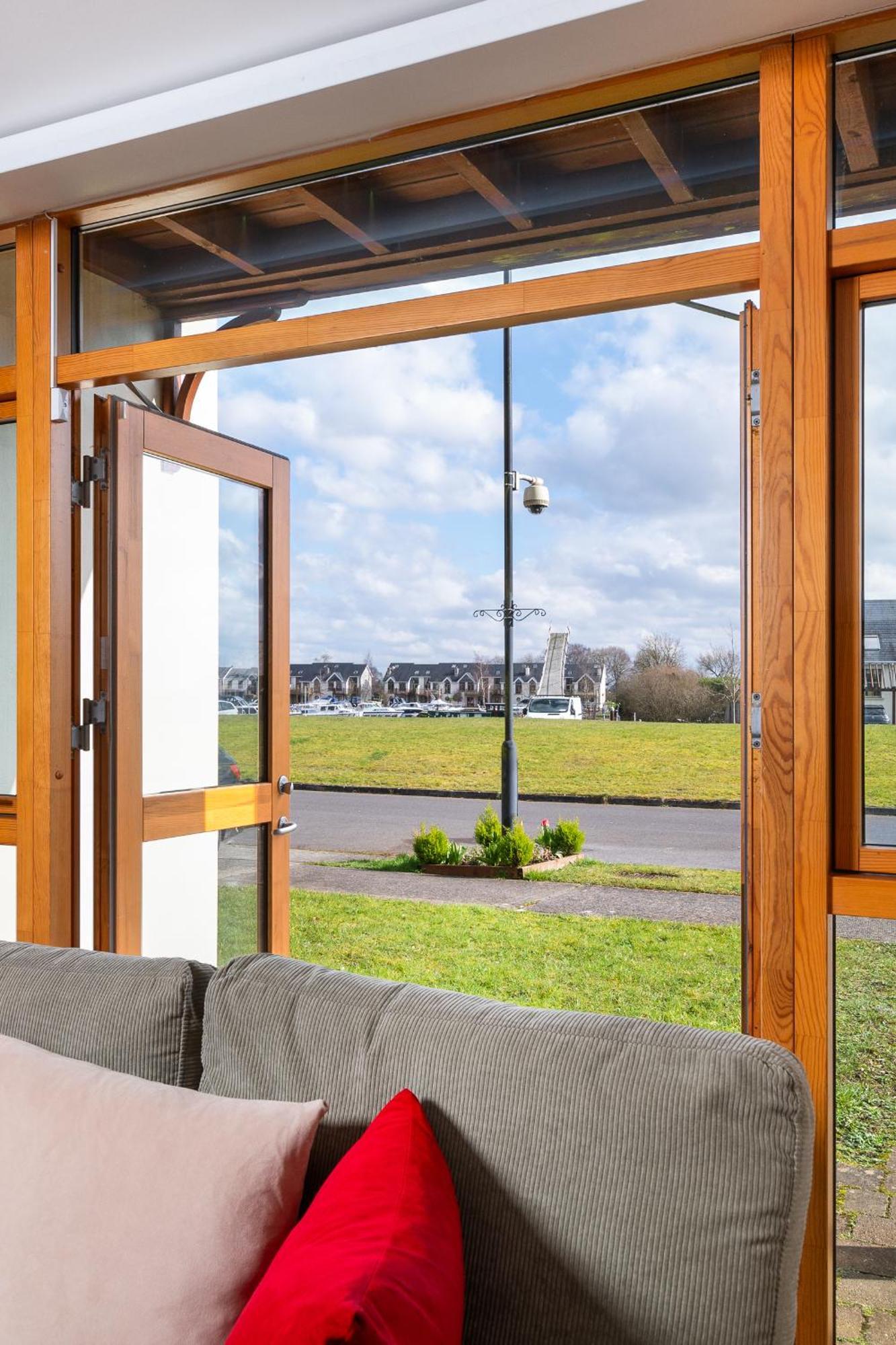 Termonbarry Shannonside - Stylish 5 Bed Marina Home & 40Ft Mooring מראה חיצוני תמונה